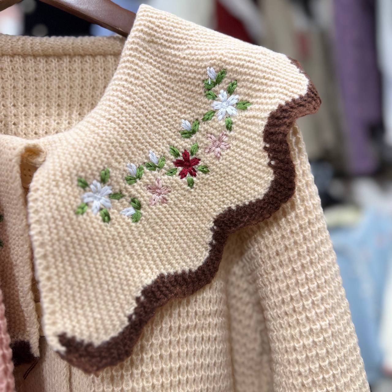 کاردیگن یقه ب ب گلدوزی کد 1649